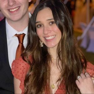 Meet your Posher, Claire